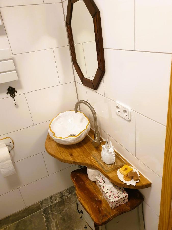 Lipolas-slowlife&guesthouse *